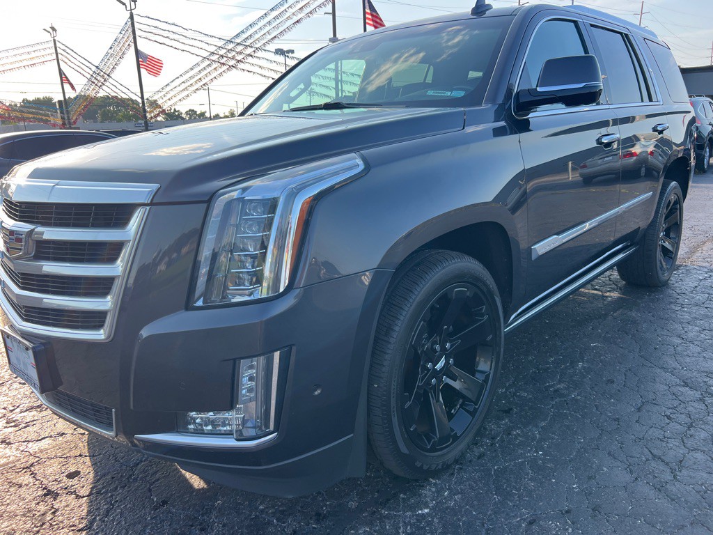 2017 Cadillac Escalade Image 3
