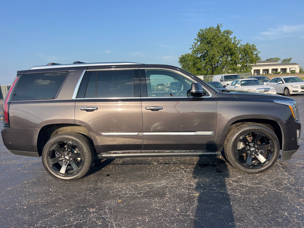 2017 Cadillac Escalade Image 8
