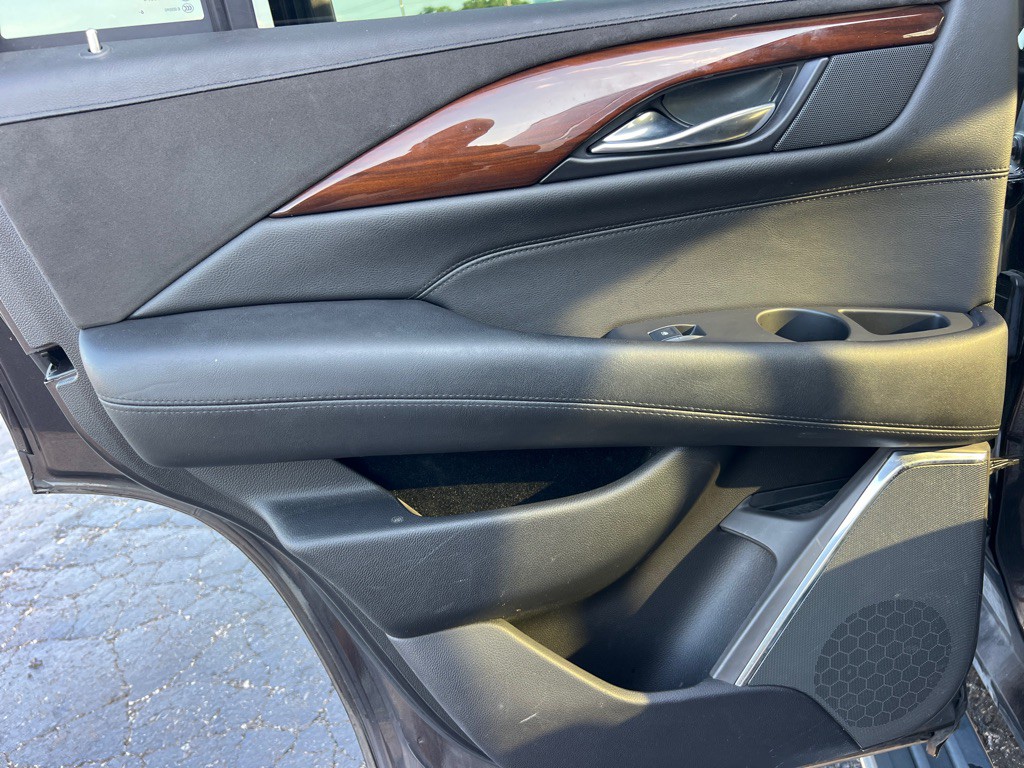 2017 Cadillac Escalade Image 14