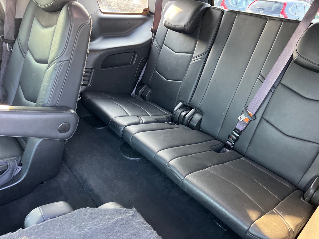 2017 Cadillac Escalade Image 16