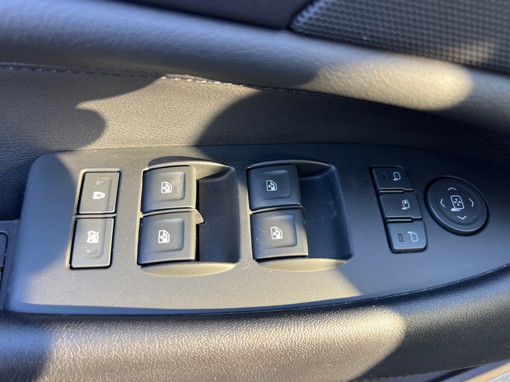 2017 Cadillac Escalade Image 31