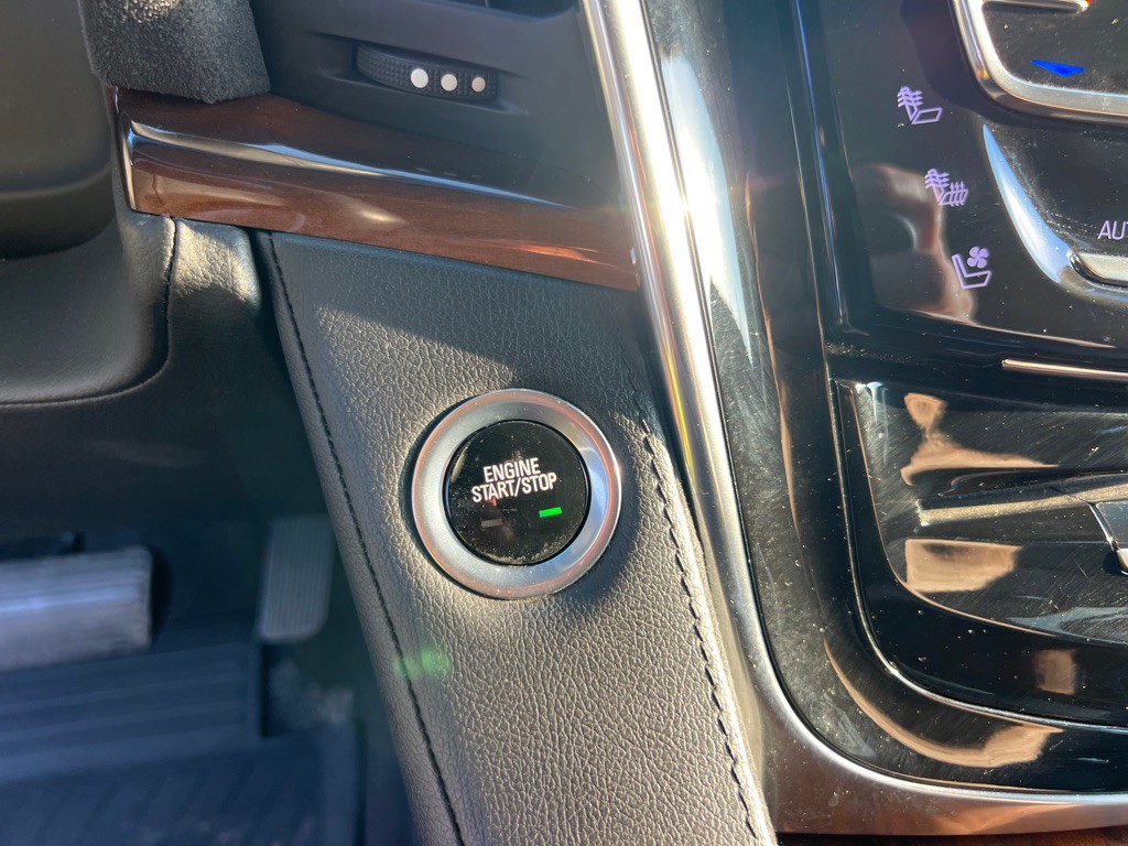 2017 Cadillac Escalade Image 34