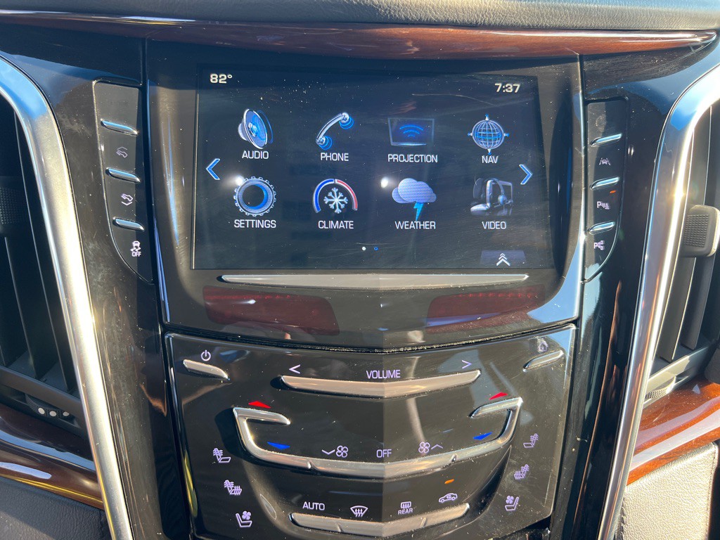 2017 Cadillac Escalade Image 35