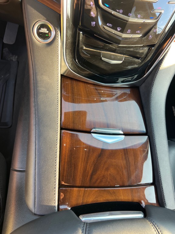 2017 Cadillac Escalade Image 37