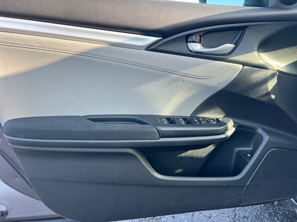 2016 Honda Civic Image 10