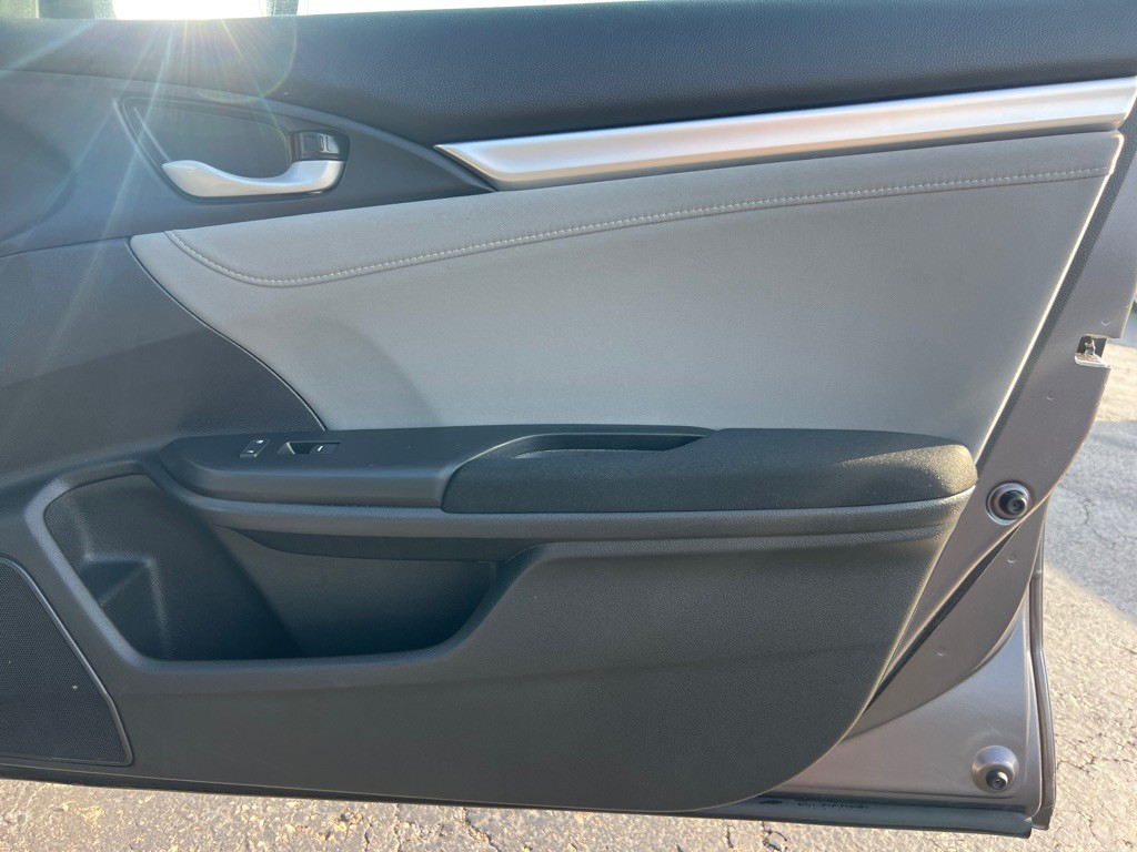 2016 Honda Civic Image 18