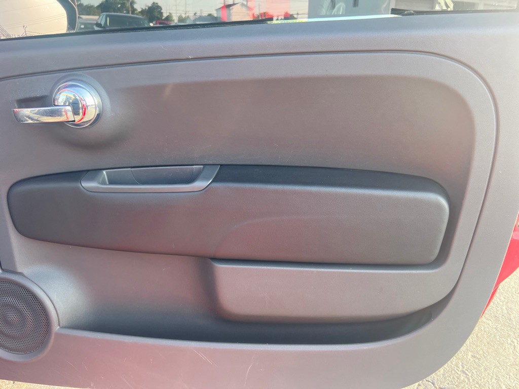 2012 FIAT 500 Image 18