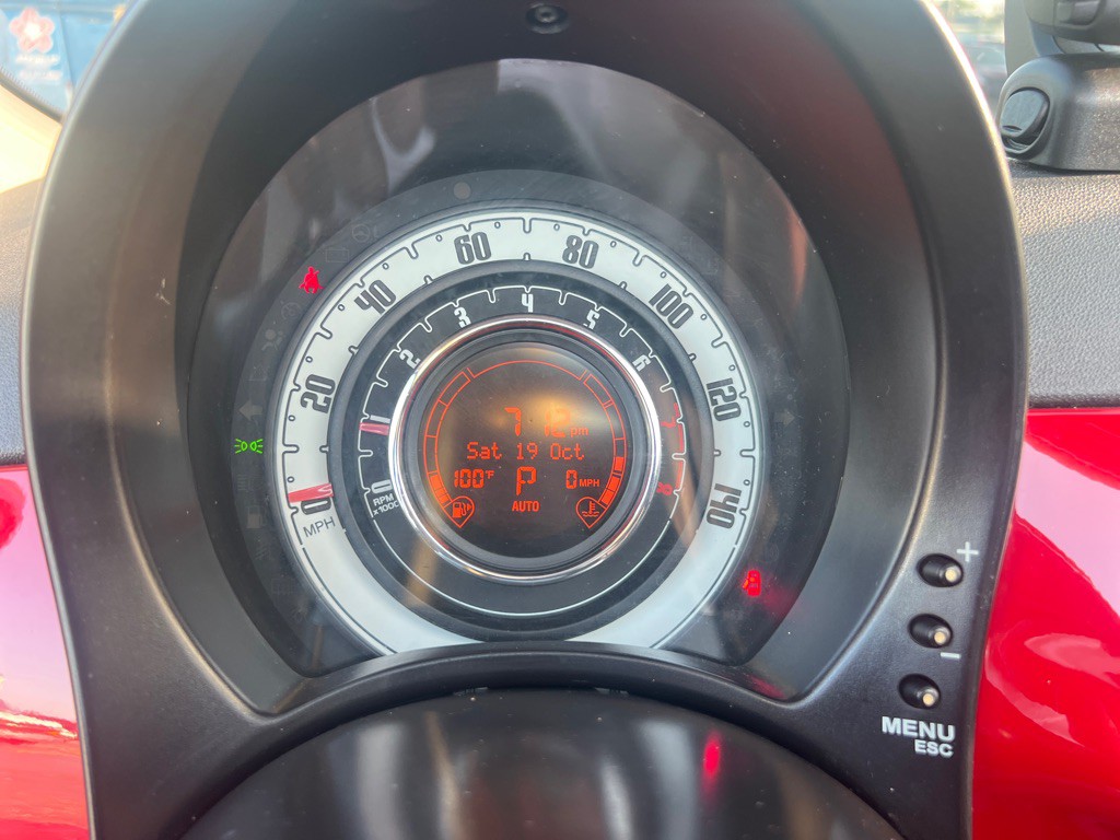 2012 FIAT 500 Image 24