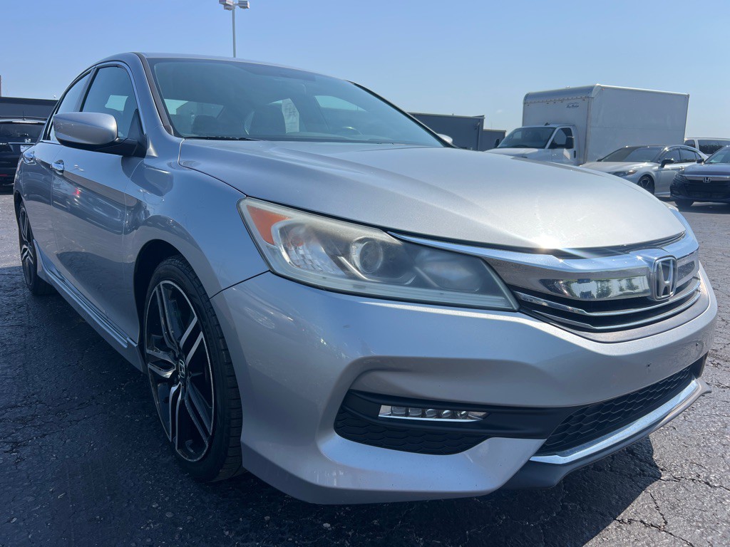 2017 Honda Accord Image 1