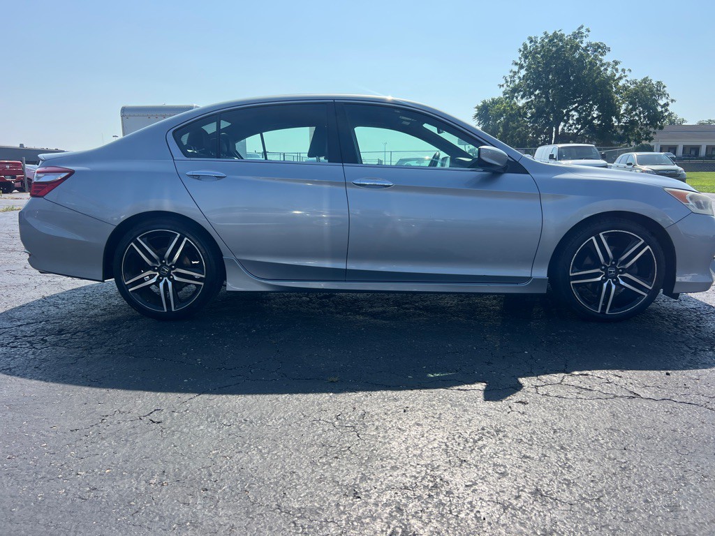 2017 Honda Accord Image 8
