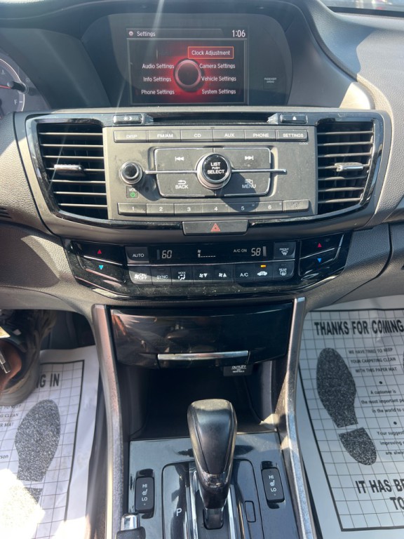 2017 Honda Accord Image 31