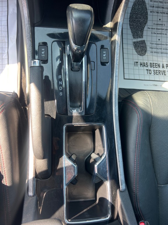 2017 Honda Accord Image 32