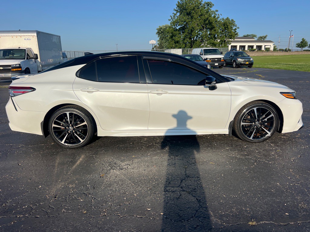 2019 Toyota Camry Image 8