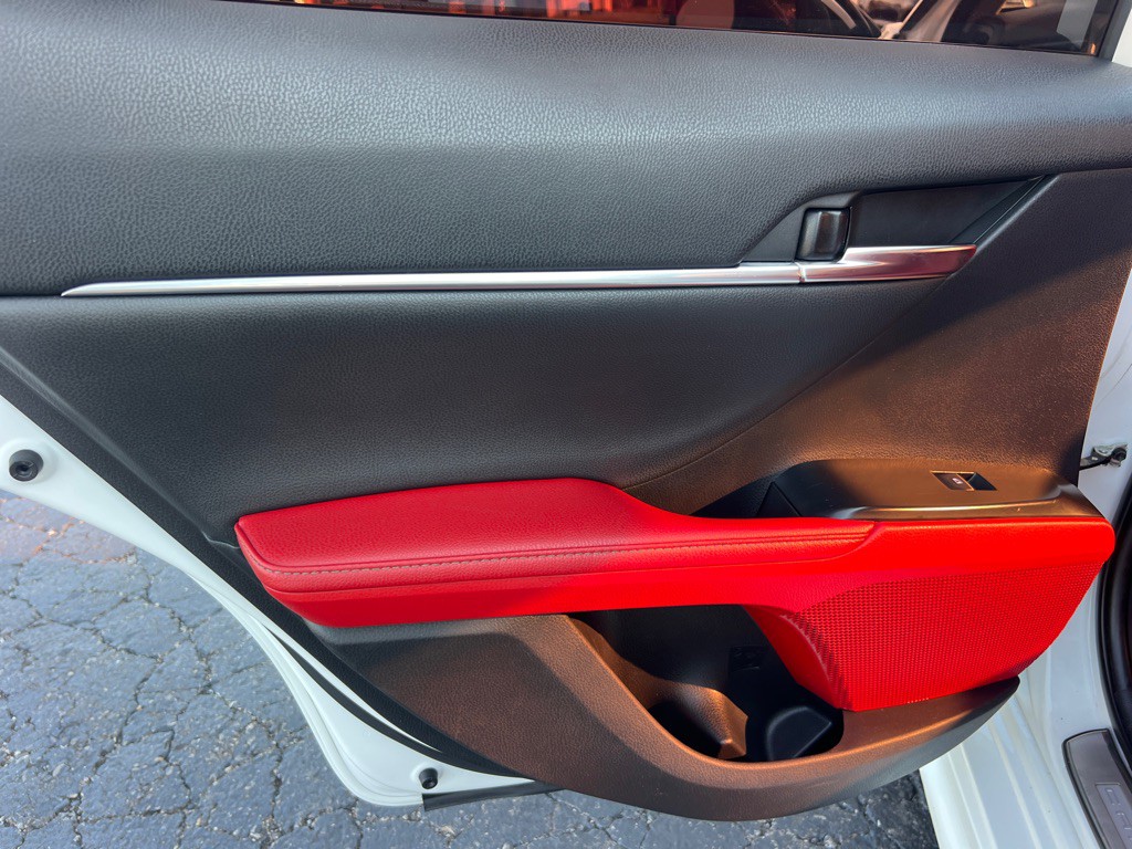 2019 Toyota Camry Image 13