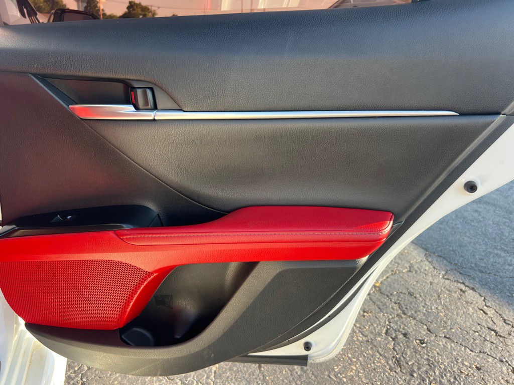 2019 Toyota Camry Image 15