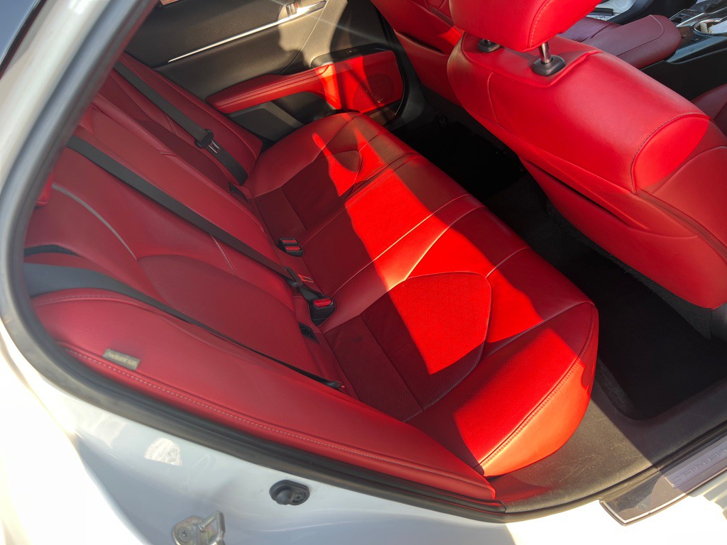 2019 Toyota Camry Image 16