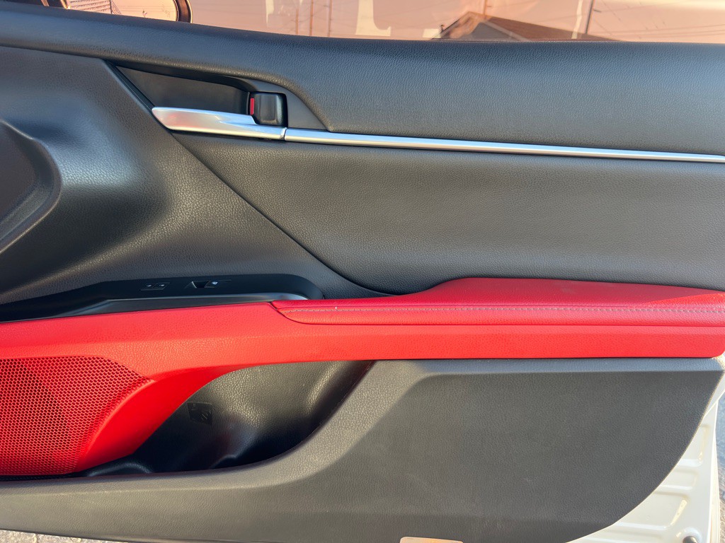 2019 Toyota Camry Image 19
