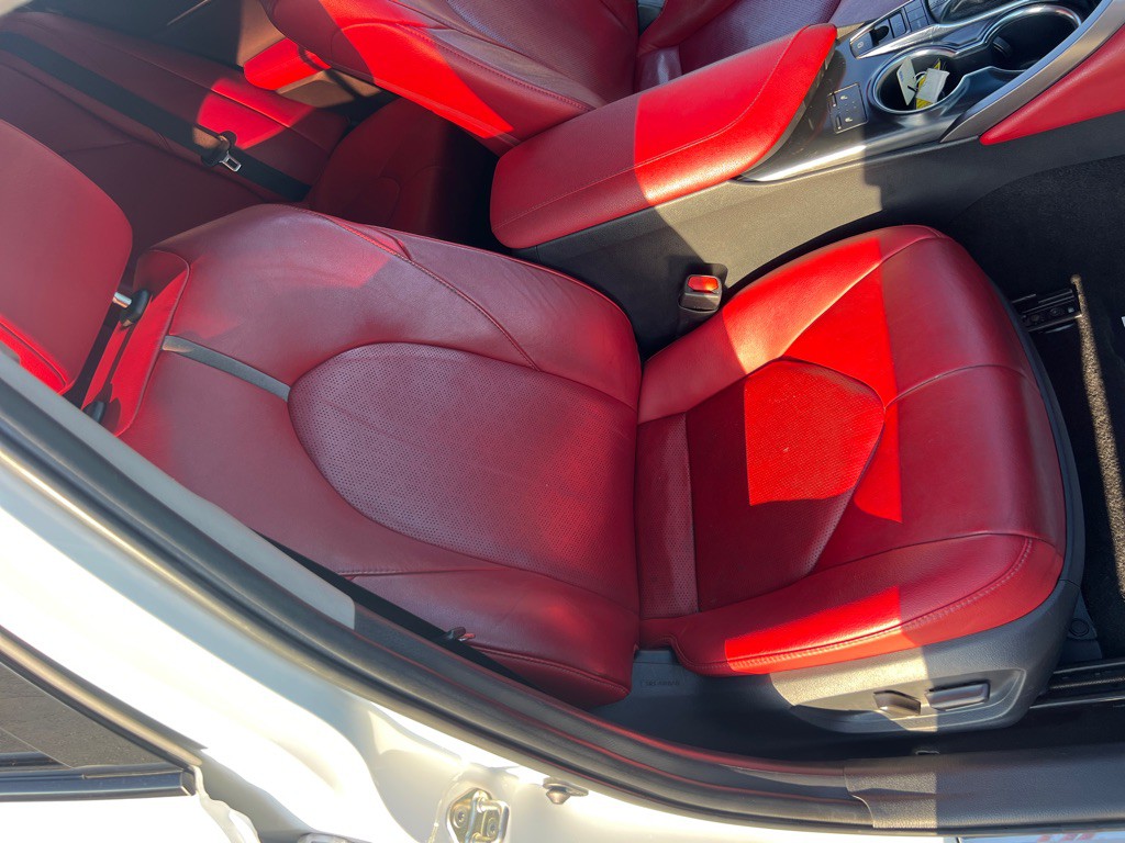 2019 Toyota Camry Image 21