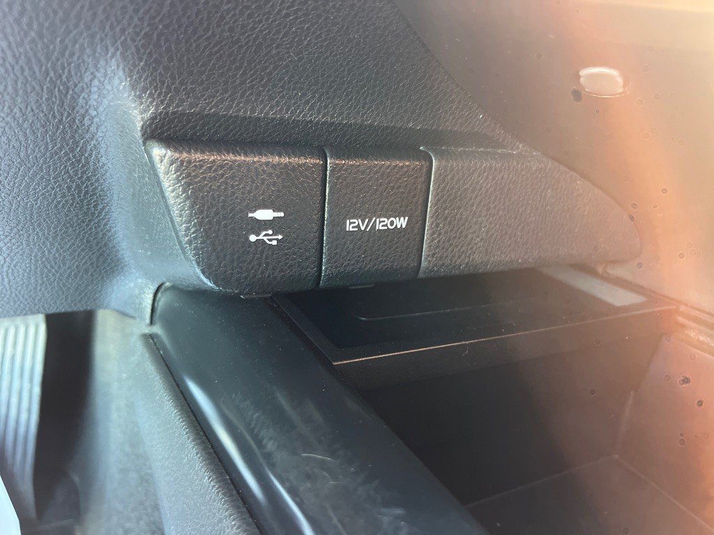 2019 Toyota Camry Image 33