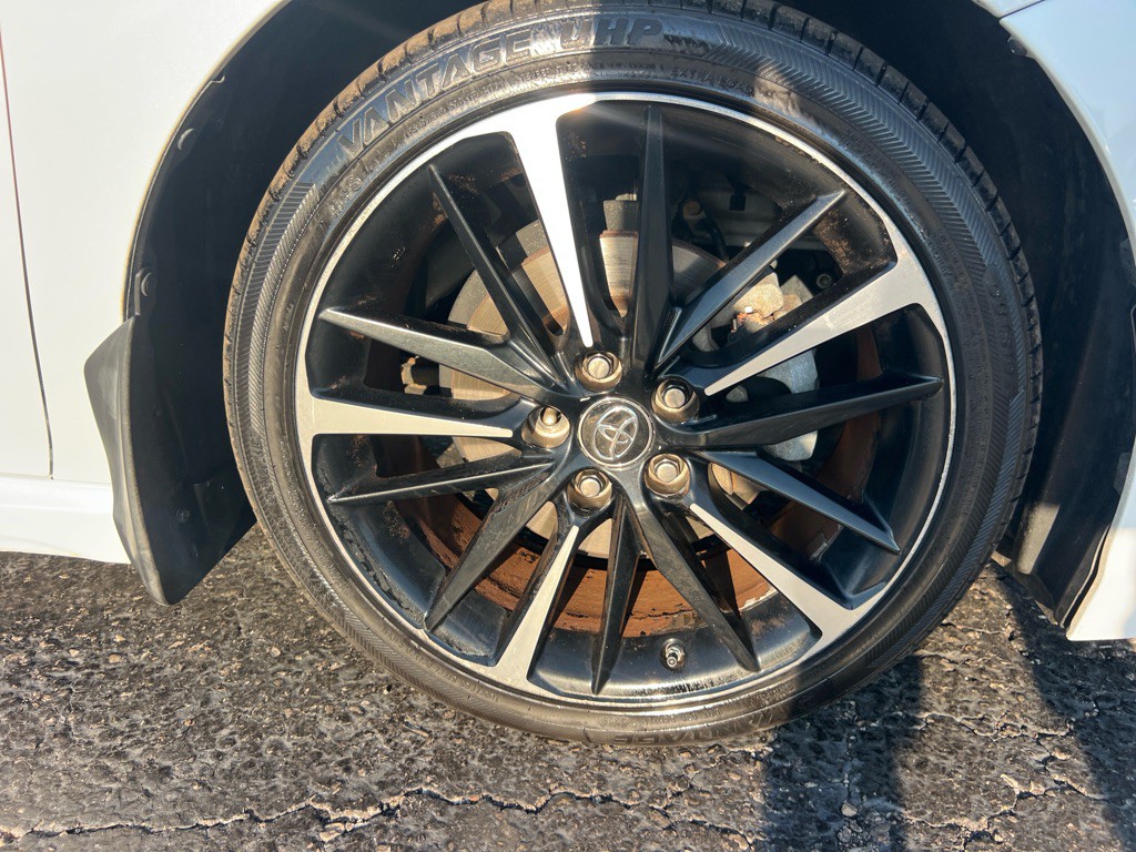 2019 Toyota Camry Image 40