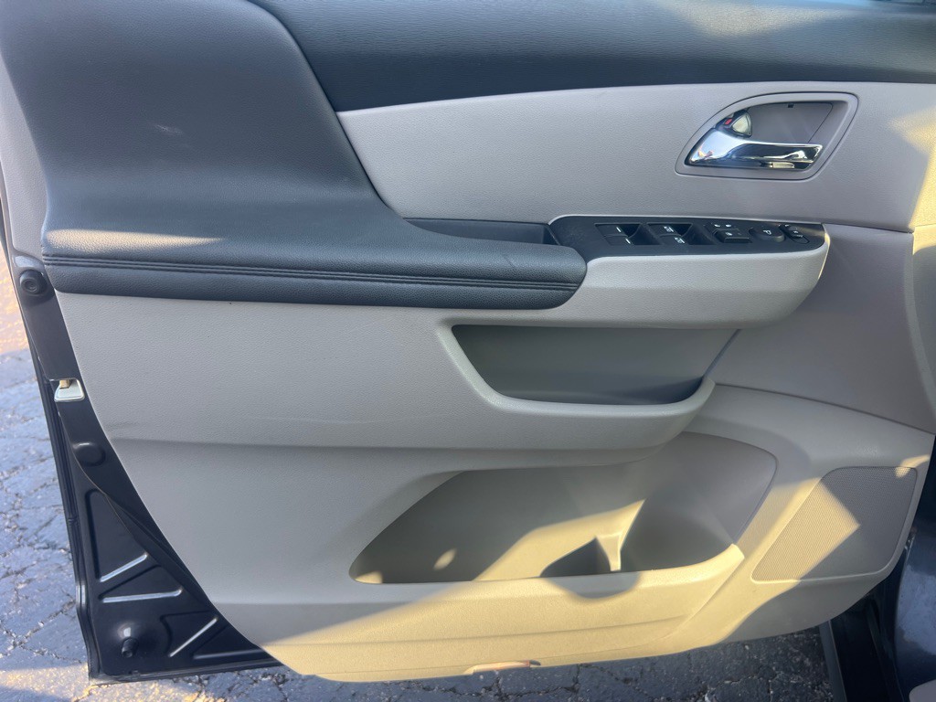 2016 Honda Odyssey Image 11