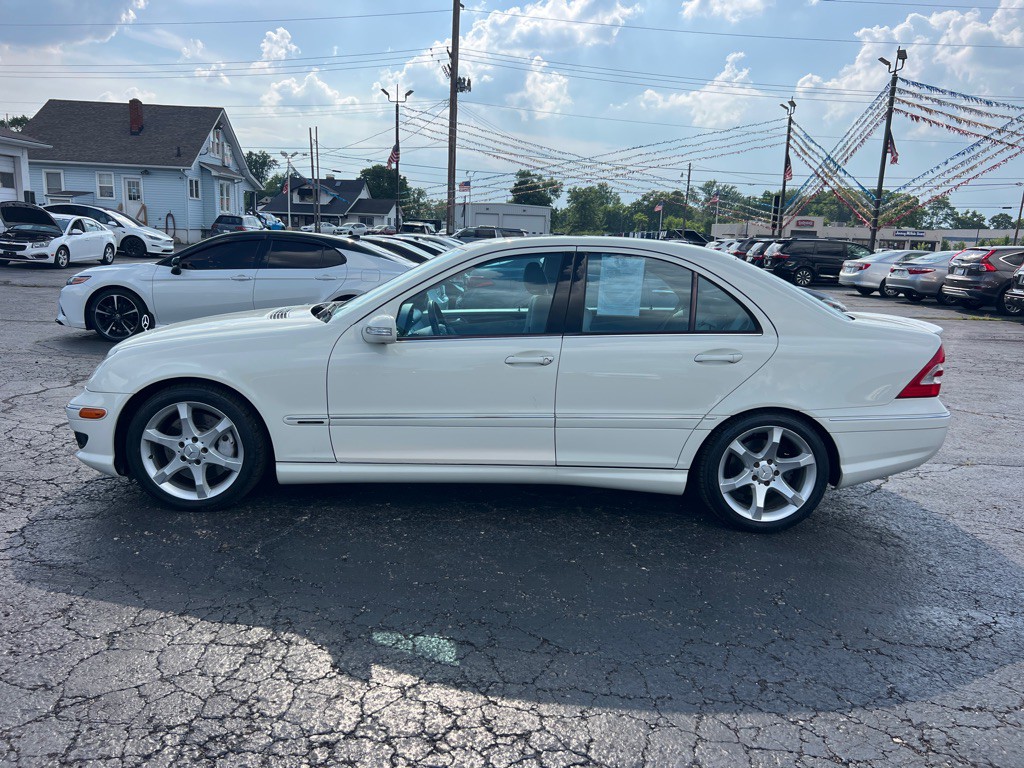 2007 Mercedes-Benz C-Class Image 4