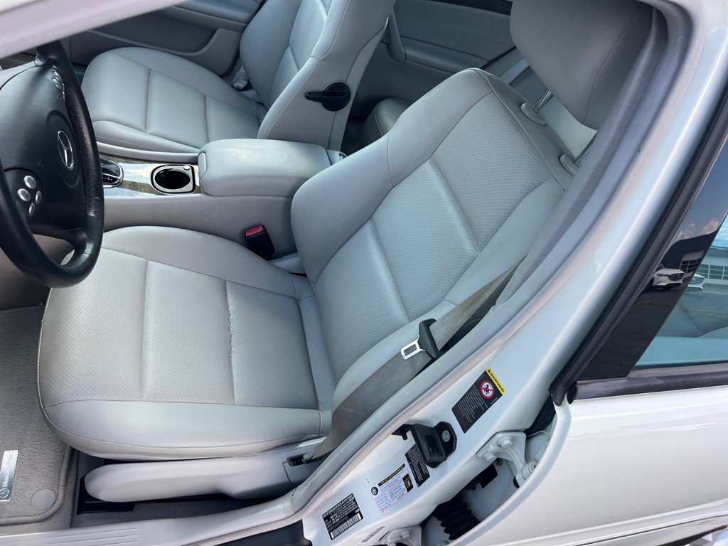 2007 Mercedes-Benz C-Class Image 11