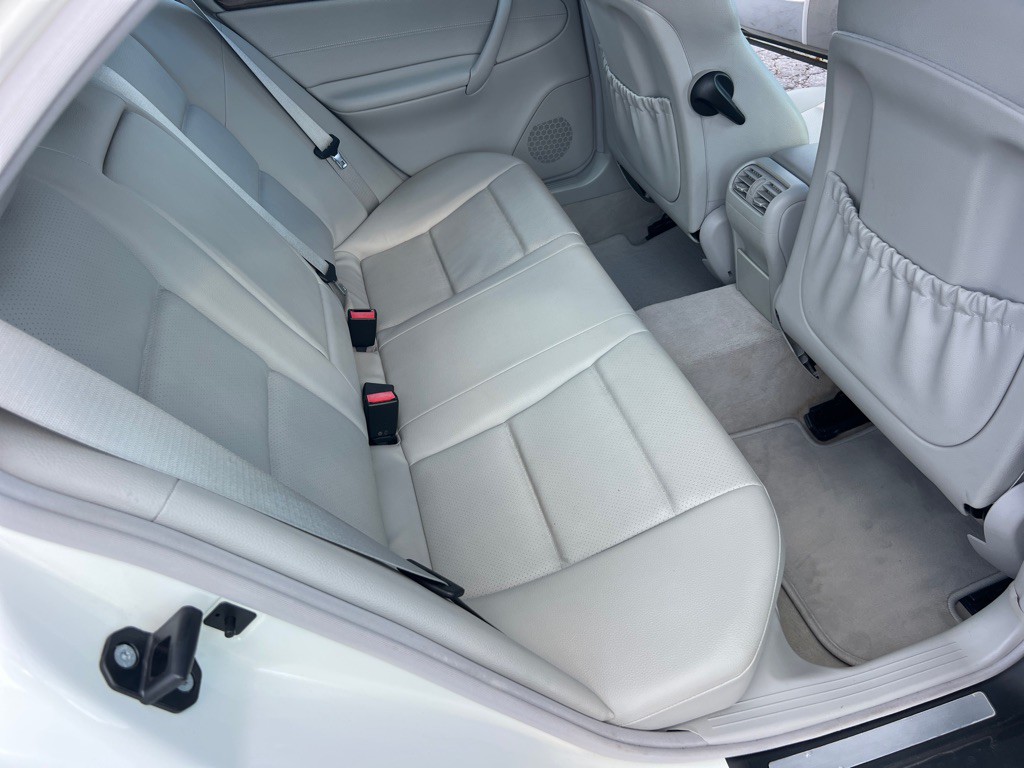 2007 Mercedes-Benz C-Class Image 15