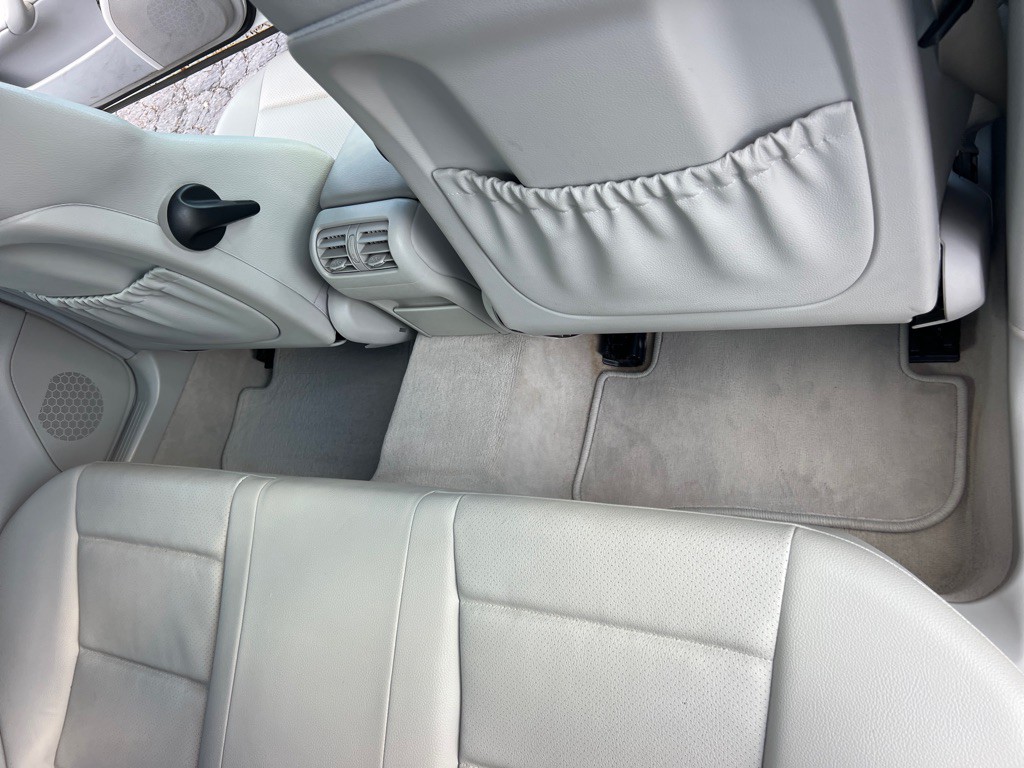 2007 Mercedes-Benz C-Class Image 16