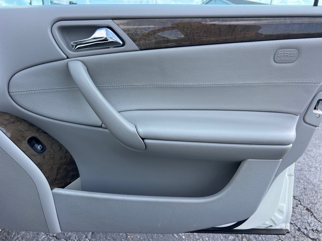 2007 Mercedes-Benz C-Class Image 18