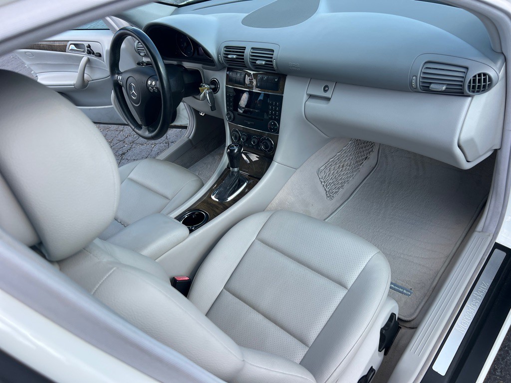 2007 Mercedes-Benz C-Class Image 19