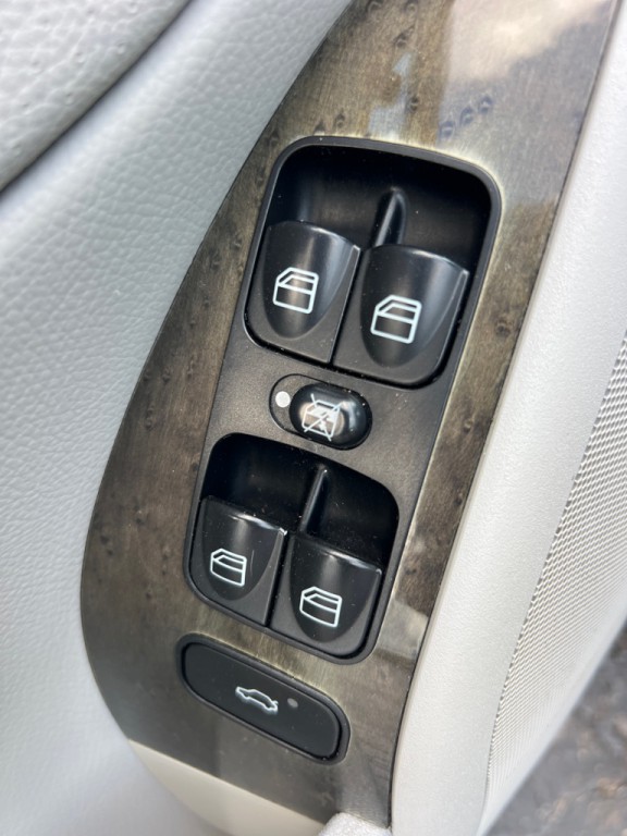 2007 Mercedes-Benz C-Class Image 25