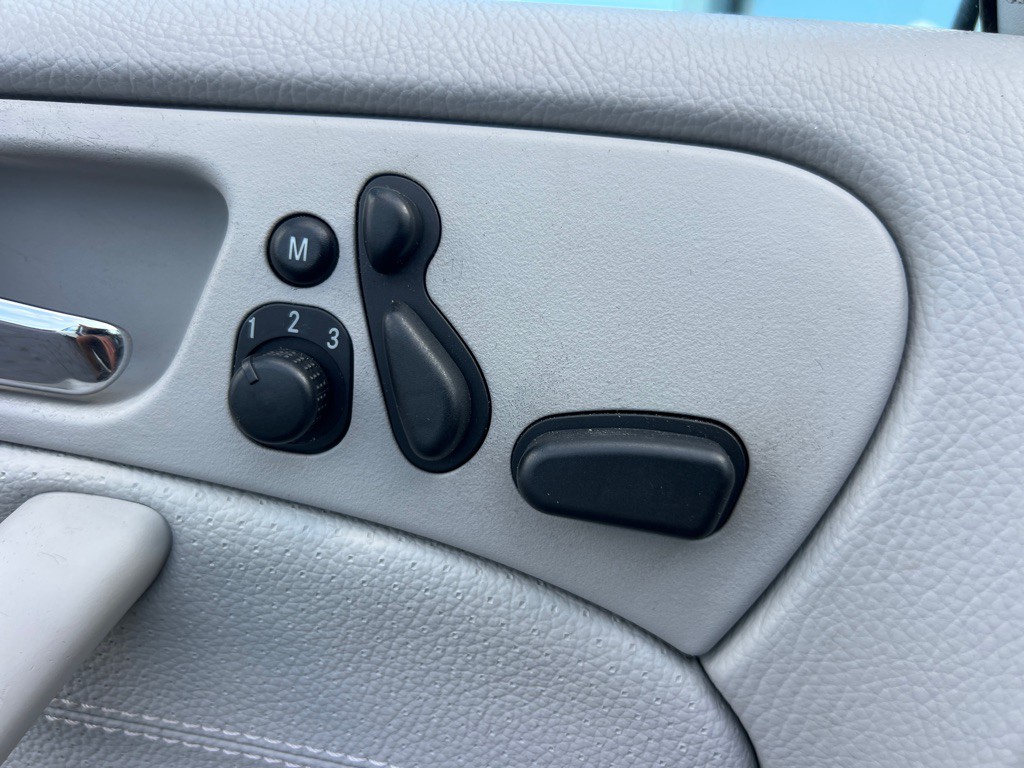 2007 Mercedes-Benz C-Class Image 26