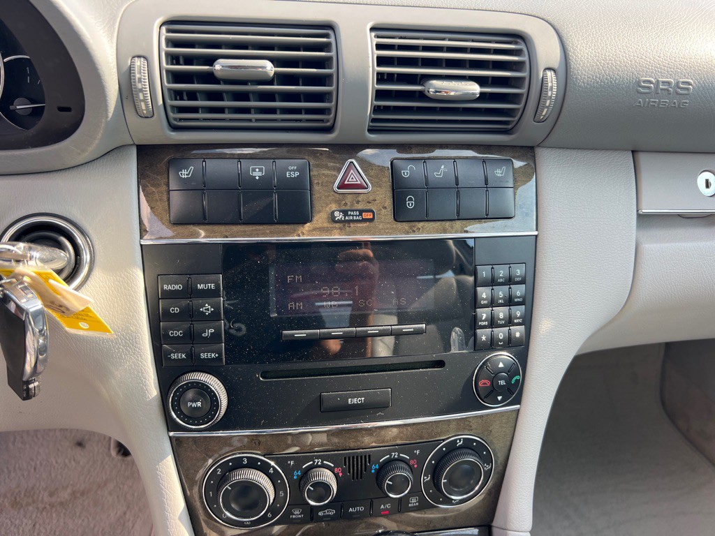 2007 Mercedes-Benz C-Class Image 31