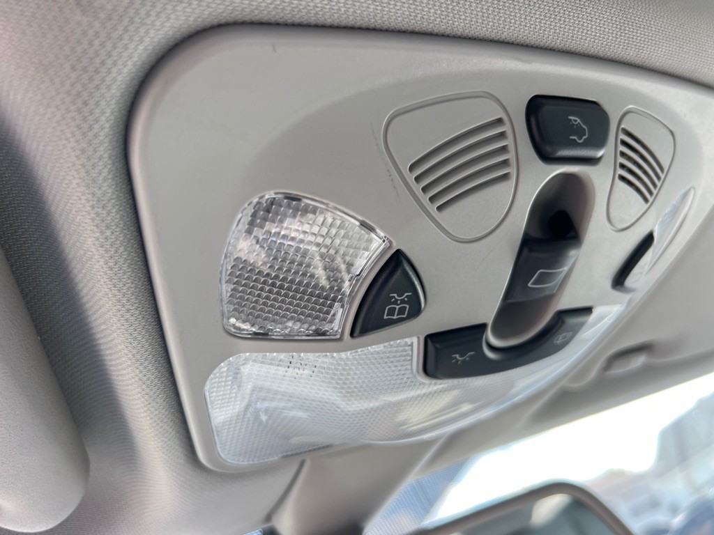 2007 Mercedes-Benz C-Class Image 35