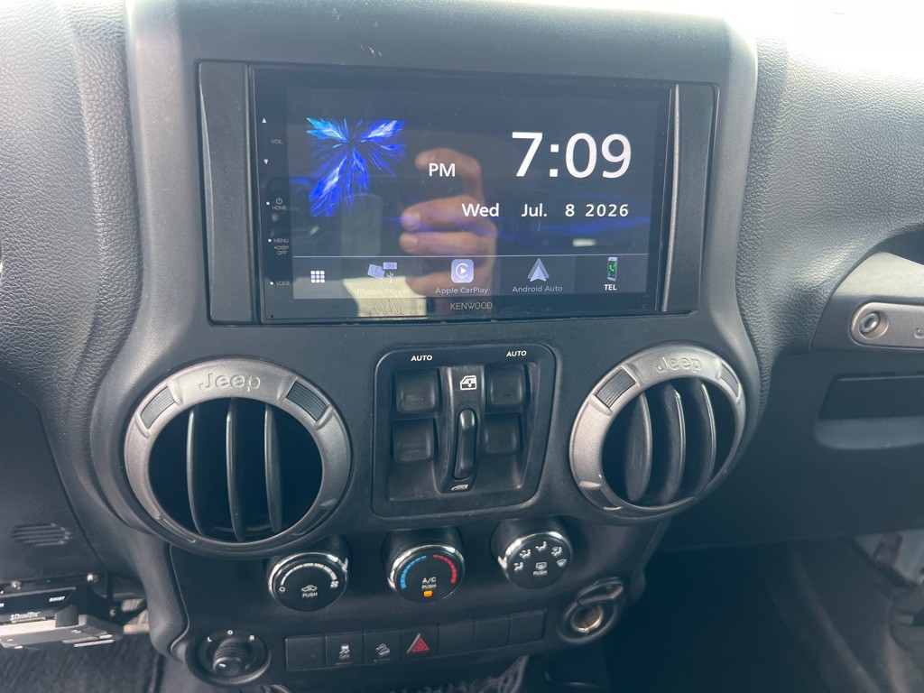 2015 Jeep Wrangler Unlimited Image 25