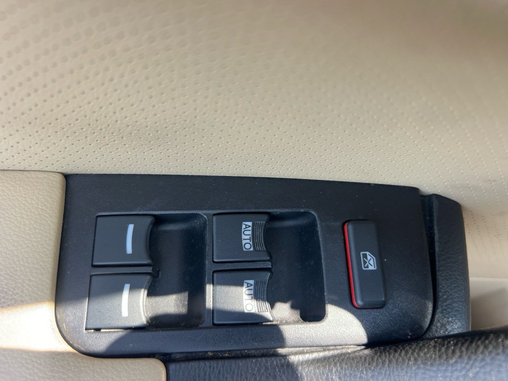 2008 Acura TL Image 25