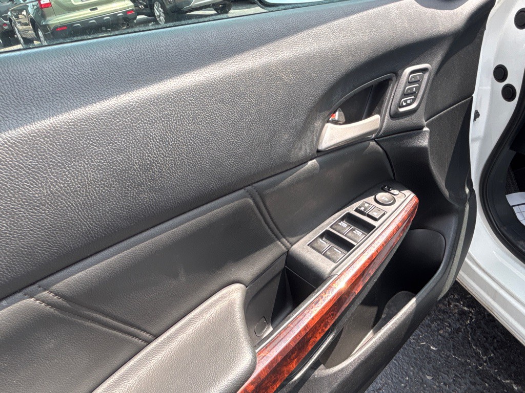 2011 Honda Crosstour Image 15