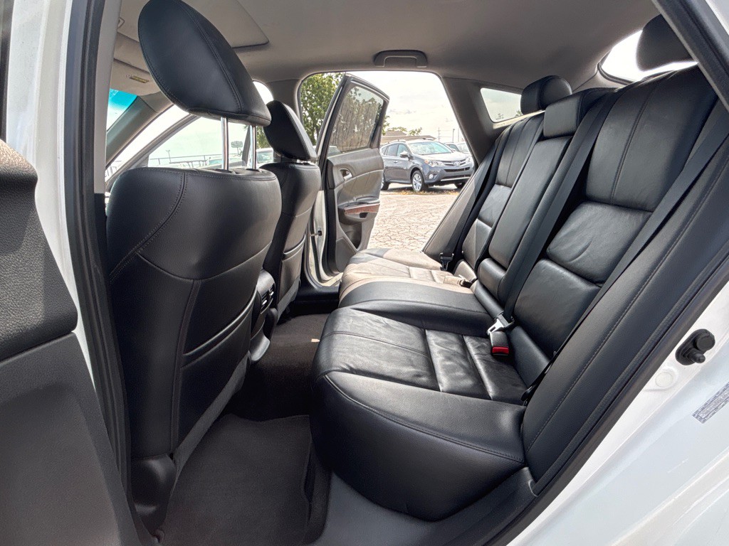 2011 Honda Crosstour Image 25
