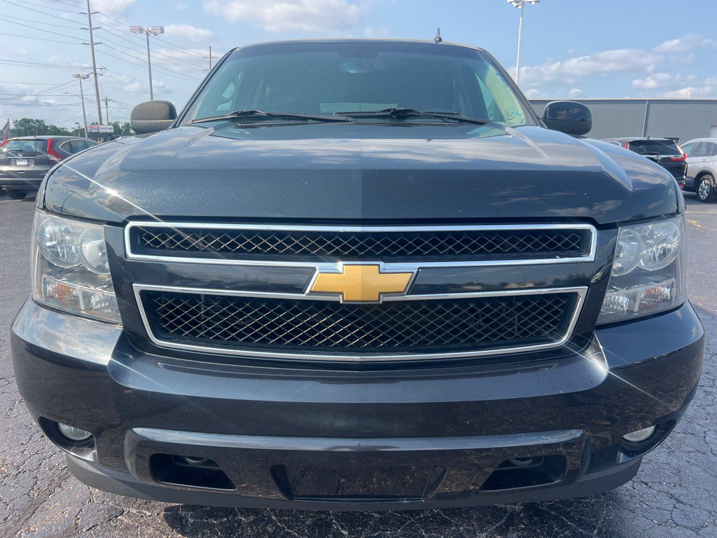 2012 Chevrolet Tahoe Image 2