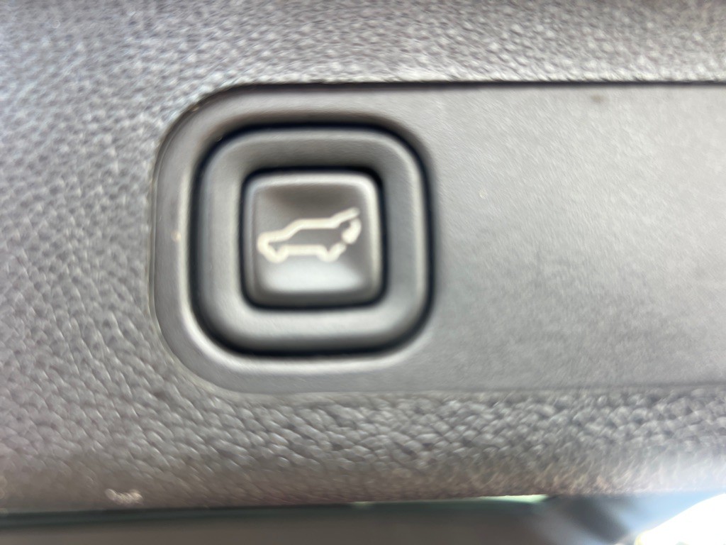 2012 Chevrolet Tahoe Image 24