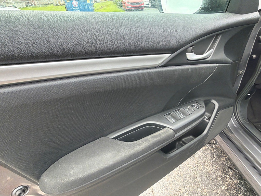 2016 Honda Civic Image 16
