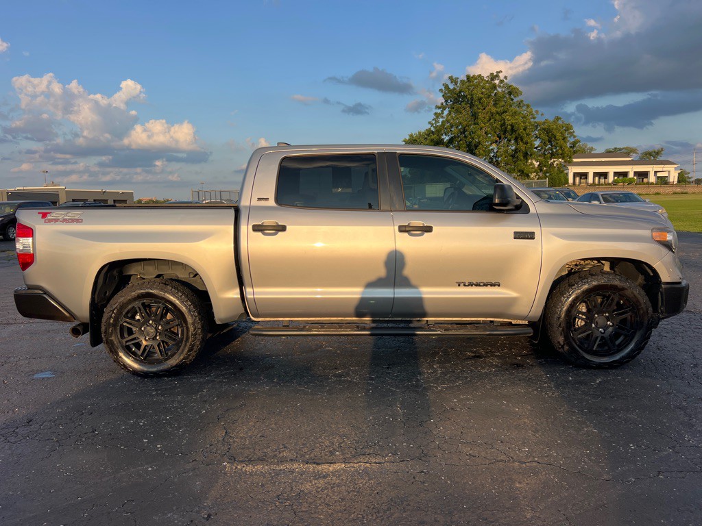 2020 Toyota Tundra Image 8