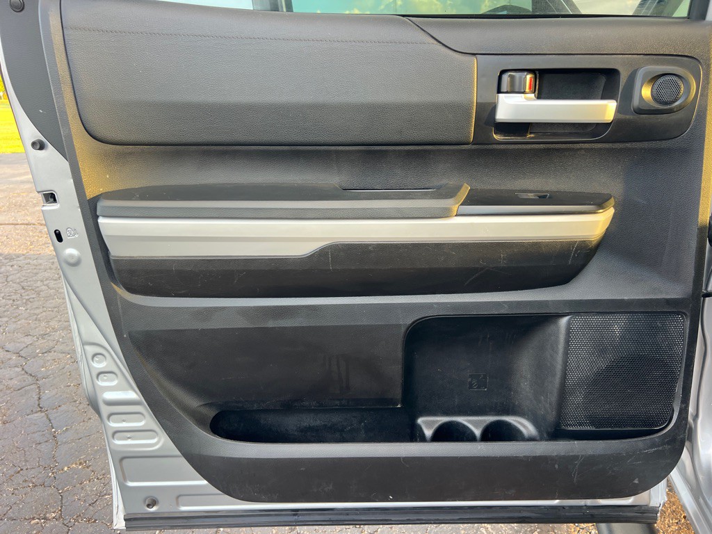 2020 Toyota Tundra Image 15