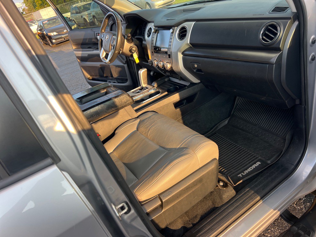 2020 Toyota Tundra Image 24