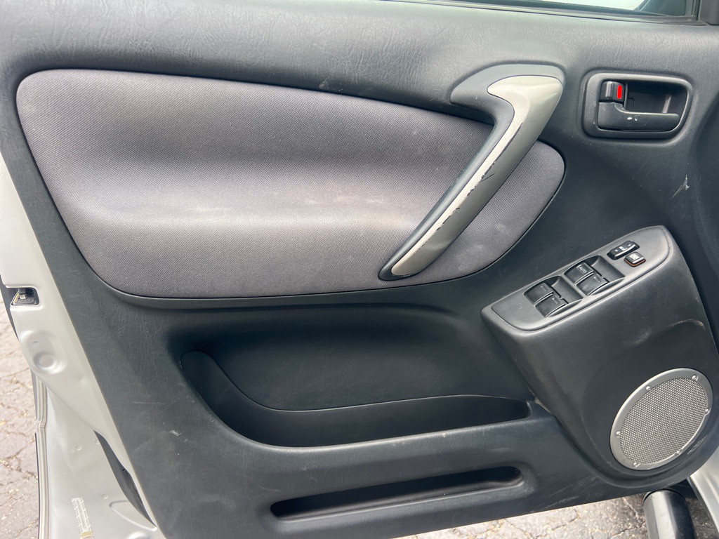 2004 Toyota Rav4 Image 11
