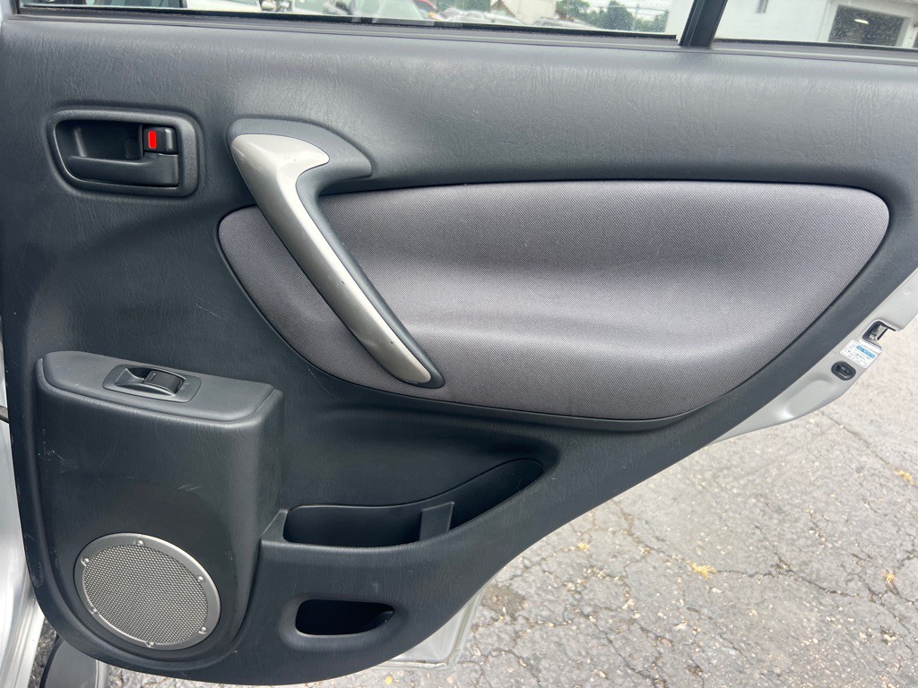 2004 Toyota Rav4 Image 15
