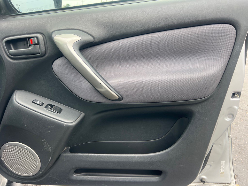 2004 Toyota Rav4 Image 18