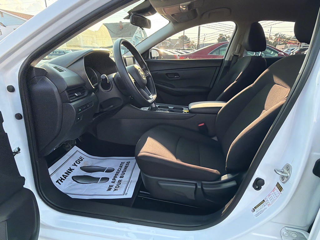 2025 Nissan Sentra Image 9