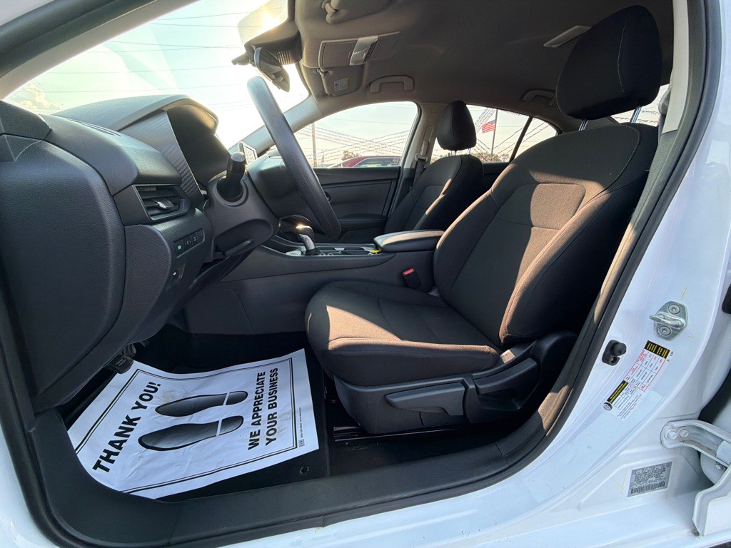2025 Nissan Sentra Image 10